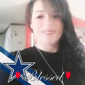 Meet your Posher, Lora